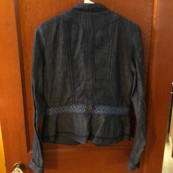 Blazer - Picture 7 of 8